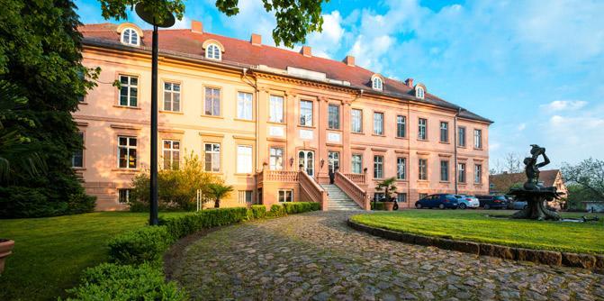 Schlosshotel Ruehstaedt Garni - Natur & Erholung An Der Elbe Экстерьер фото