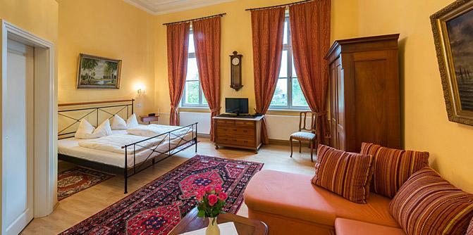 Schlosshotel Ruehstaedt Garni - Natur & Erholung An Der Elbe Экстерьер фото